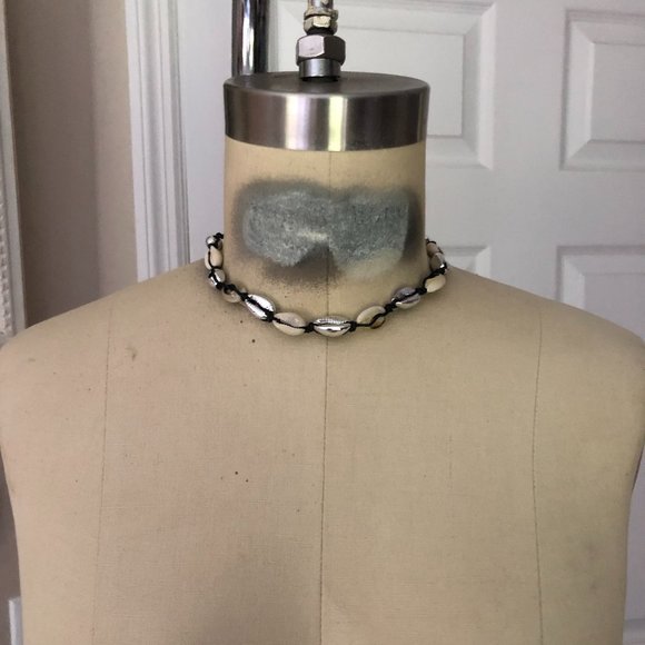 ASOS Retro 90s Paua Abalone shell Choker necklace - Picture 2 of 7